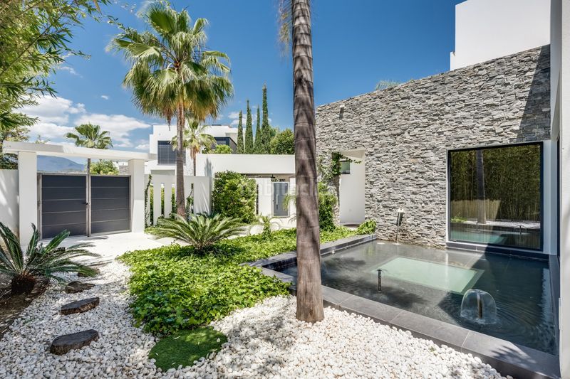 Foto fb686fd2-10f9-4ee0-85ff-42a0dd58d6b4. Casa amb calefacció aparcament piscina a lomas de Marbella club Marbella