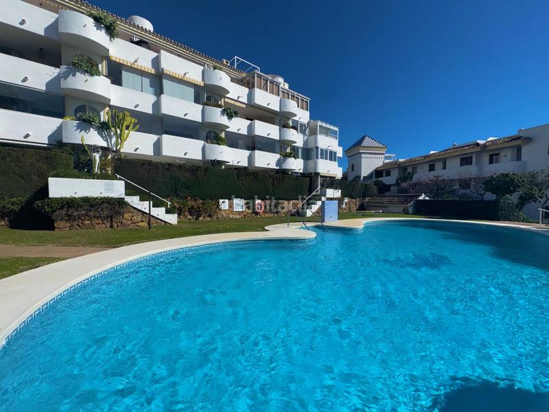 Foto 620e71e3-d388-48dc-bffa-de73bc8ee9a0. Apartament amb aparcament piscina a Calahonda Mijas