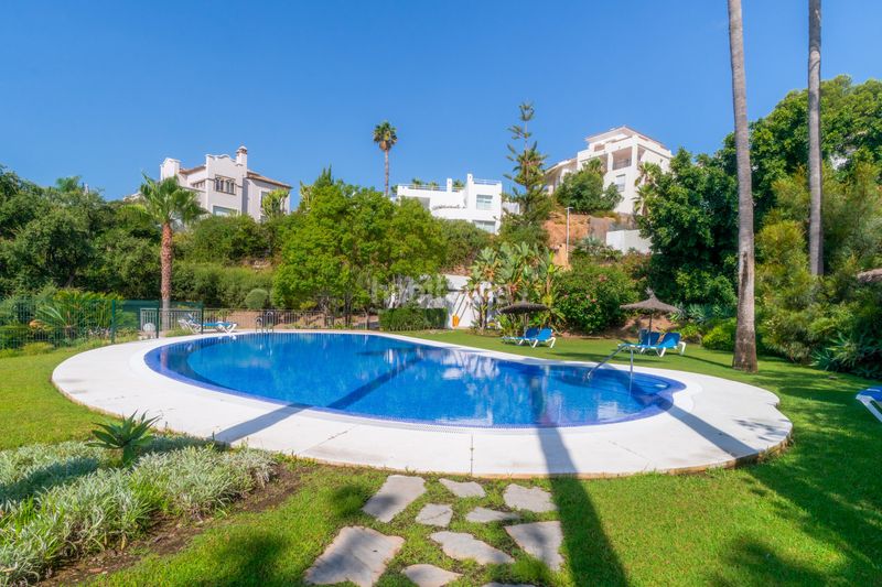 Foto d4eabcd9-7e29-49ba-b826-73a886442883. Àtic amb aparcament piscina a La Quinta Benahavís