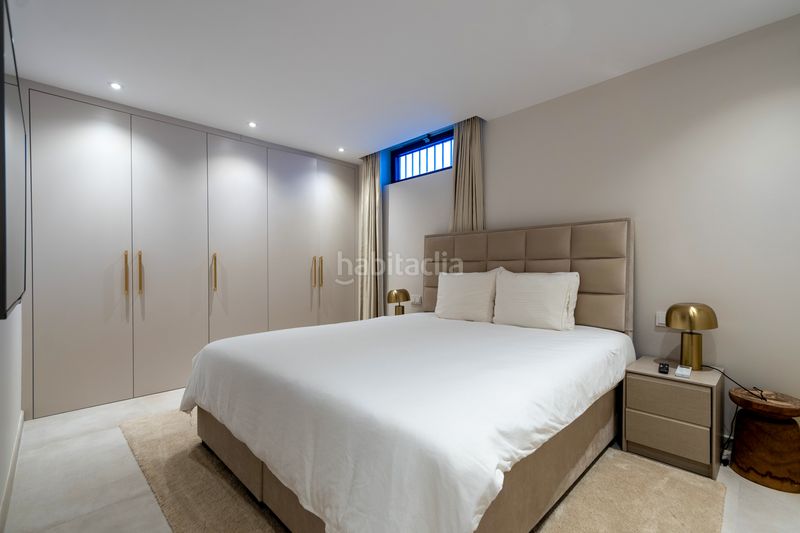 Foto 34e8444a-9654-4358-a150-538779d2fa43. Casa amb aparcament piscina a Cabopino - Artola Marbella