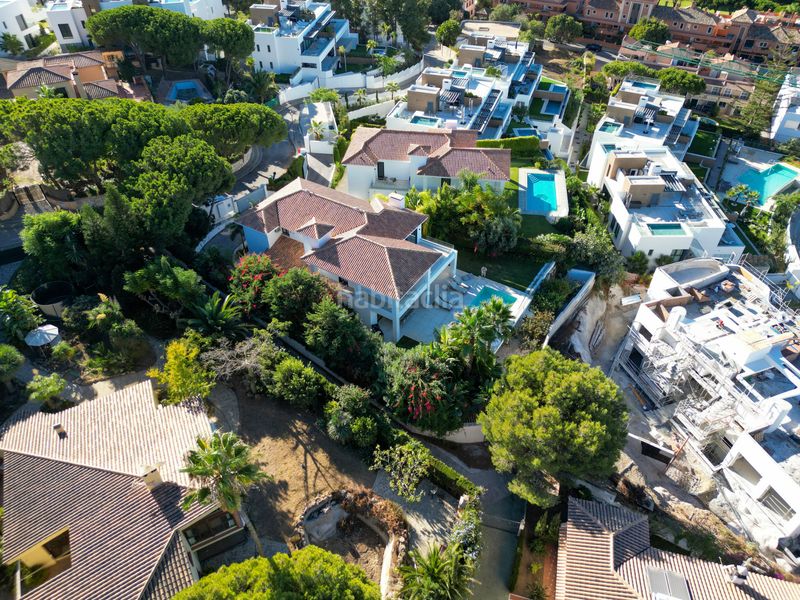 Foto 3c8f873e-2acc-4551-9ad2-c44d95946317. Casa amb aparcament piscina a Cabopino - Artola Marbella