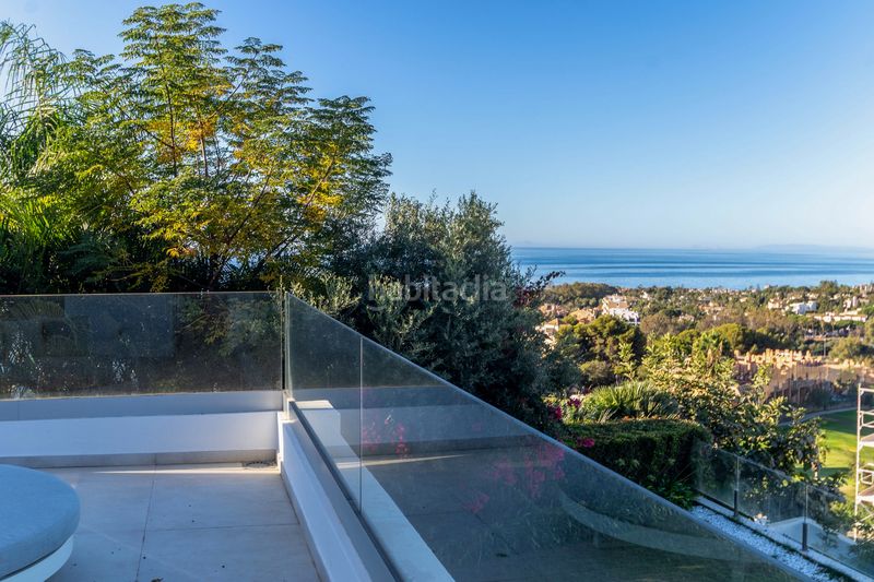Foto 4c9492a8-be9d-43af-9554-cd46bd84f399. Casa amb aparcament piscina a Cabopino - Artola Marbella
