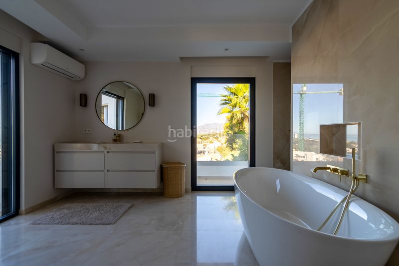 Foto 62234db8-6408-44cc-b9e1-dcc27262b965. Casa amb aparcament piscina a Cabopino - Artola Marbella