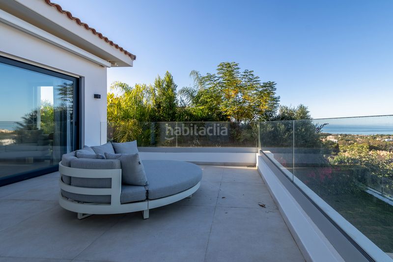 Foto 8f5e51ac-0b6f-4ea5-88fc-8b20806063ec. Casa amb aparcament piscina a Cabopino - Artola Marbella
