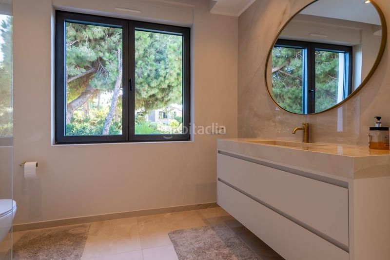 Foto b95864d3-fff8-4a3b-9178-7ca01165a448. Casa amb aparcament piscina a Cabopino - Artola Marbella