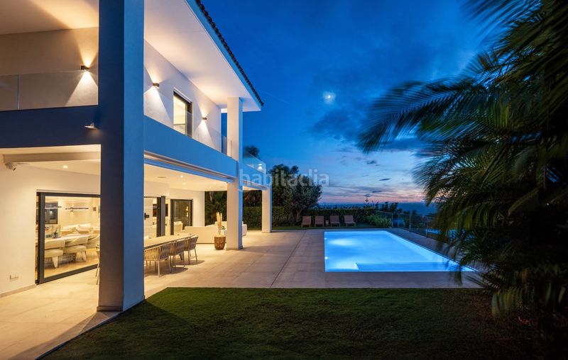 Foto e6224bd0-db43-412a-bab8-206b23f9171b. Casa amb aparcament piscina a Cabopino - Artola Marbella