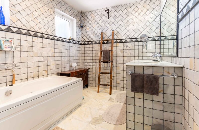 Foto a71a6d9e-827a-468f-a227-01a2a10ef3ea. Casa amb aparcament piscina a Mijas pueblo Mijas