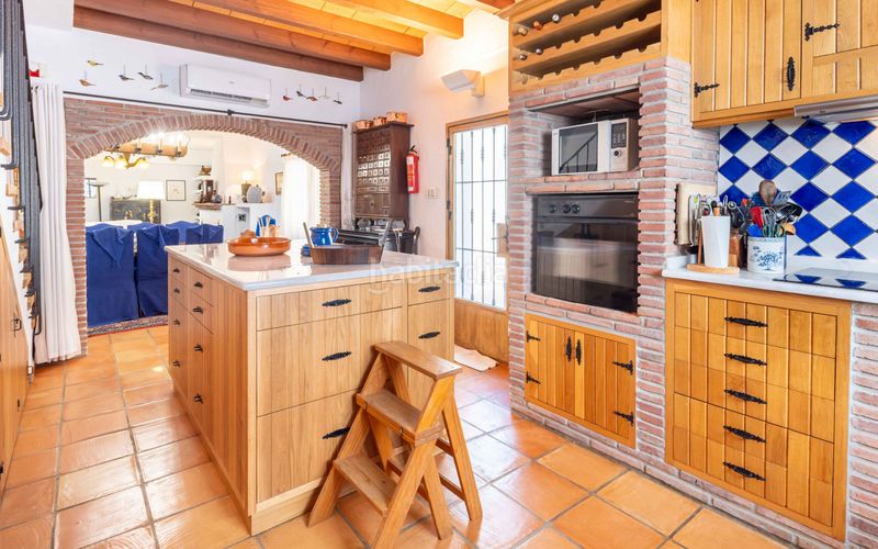 Foto e17b0c3c-e62c-46c8-9253-a4da44d0a7bf. Casa amb aparcament piscina a Mijas pueblo Mijas