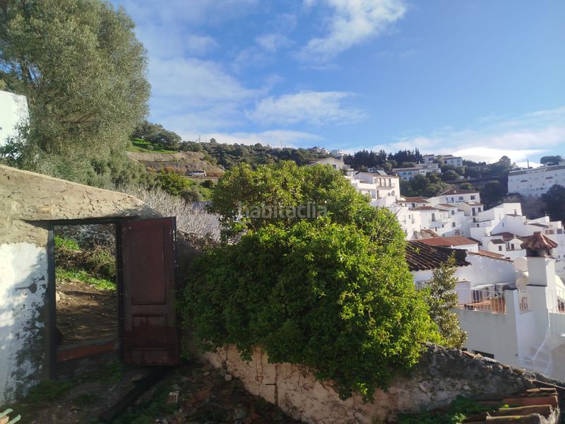 Foto b6b11cc5-43d5-41cd-858d-7f7f2235c2dc. Casa amb aparcament a Casares pueblo Casares