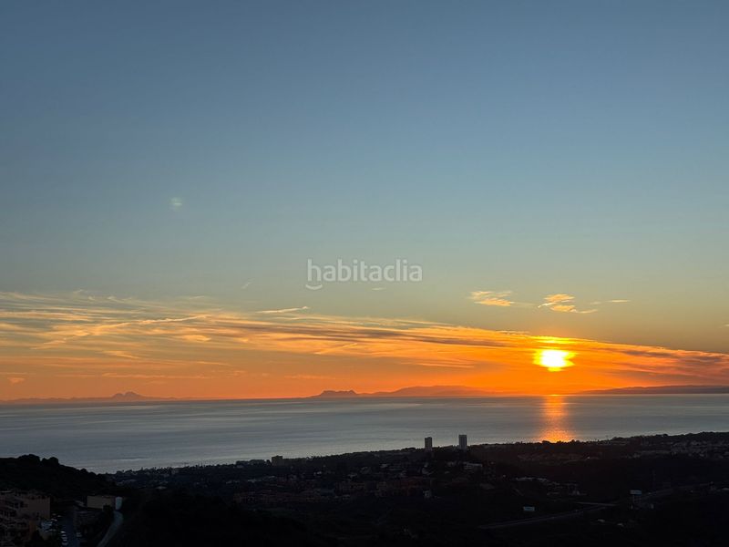 Foto c7ce55fe-f794-42b1-85e3-61880bcc7b5d. Àtic amb aparcament piscina a Calahonda Mijas