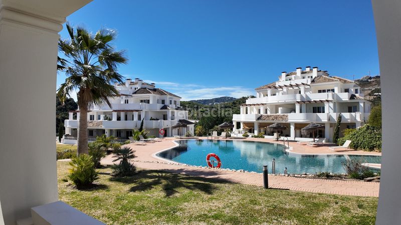 Foto 07e9b948-000a-4120-949e-e428939ac532. Apartament amb aparcament piscina a Los Naranjos Marbella