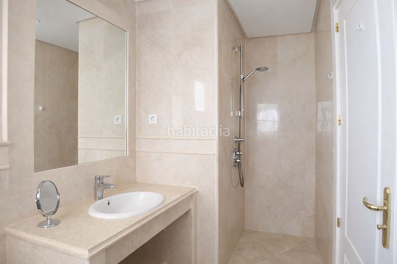 Foto 8495ac13-d183-40b5-a142-a5e6dc51ac2c. Apartament amb aparcament piscina a Los Naranjos Marbella