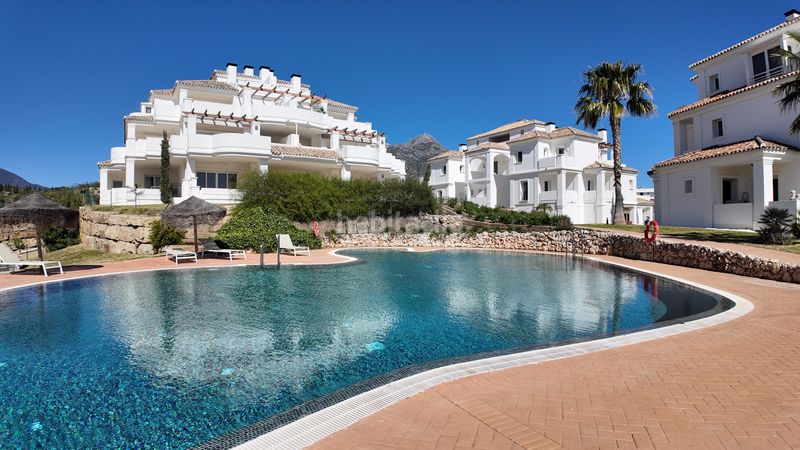 Foto aa218e3a-8fb1-4e02-8e26-1fbfbf4aee1f. Apartament amb aparcament piscina a Los Naranjos Marbella