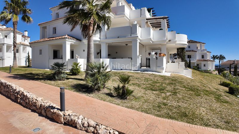 Foto d08a565c-7f4a-45a2-ac27-a12daac8f8c8. Apartament amb aparcament piscina a Los Naranjos Marbella