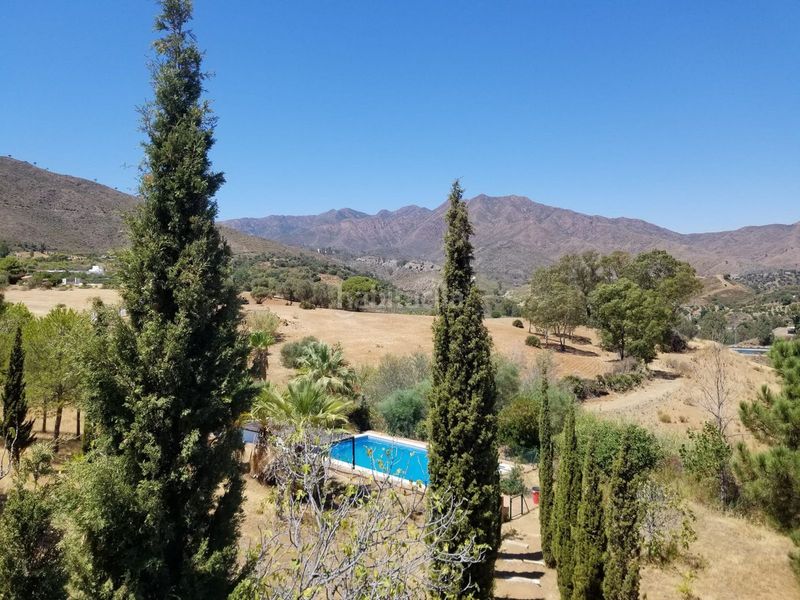 Foto 1a293bf5-bbca-4f85-a6c9-2dcc73fda191. Casa amb aparcament piscina a La Cala Golf - Lagar Martell Mijas