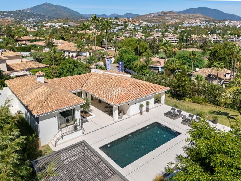 Foto 36507d53-a931-4ad2-bfe5-ec3498d1da04. Casa amb aparcament piscina a Las Brisas Marbella