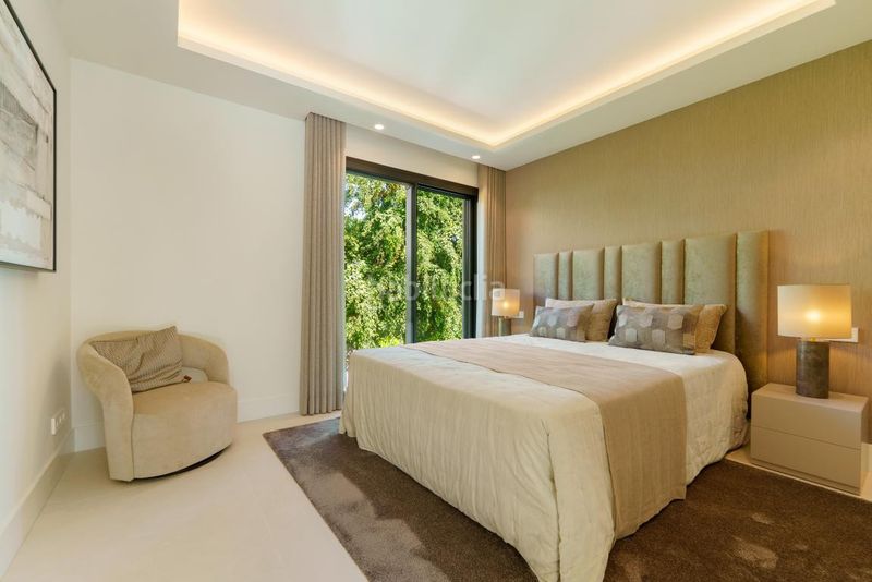 Foto 989281d6-7857-48e9-93d8-da7dc48e0095. Casa amb aparcament piscina a Las Brisas Marbella