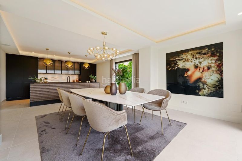 Foto f66130b7-4245-4d6f-aaea-14463621a61e. Casa amb aparcament piscina a Las Brisas Marbella