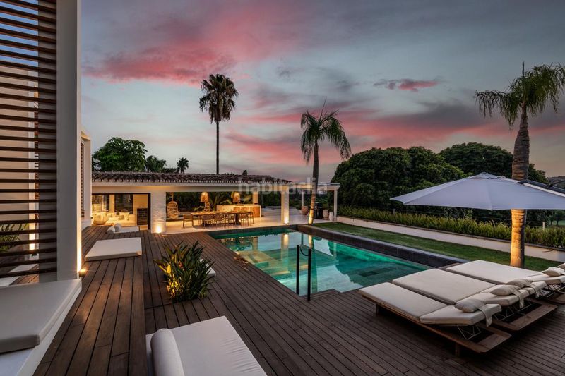 Foto 9af1493d-557f-4235-888e-f229015884a0. Casa amb aparcament piscina a Los Naranjos Marbella