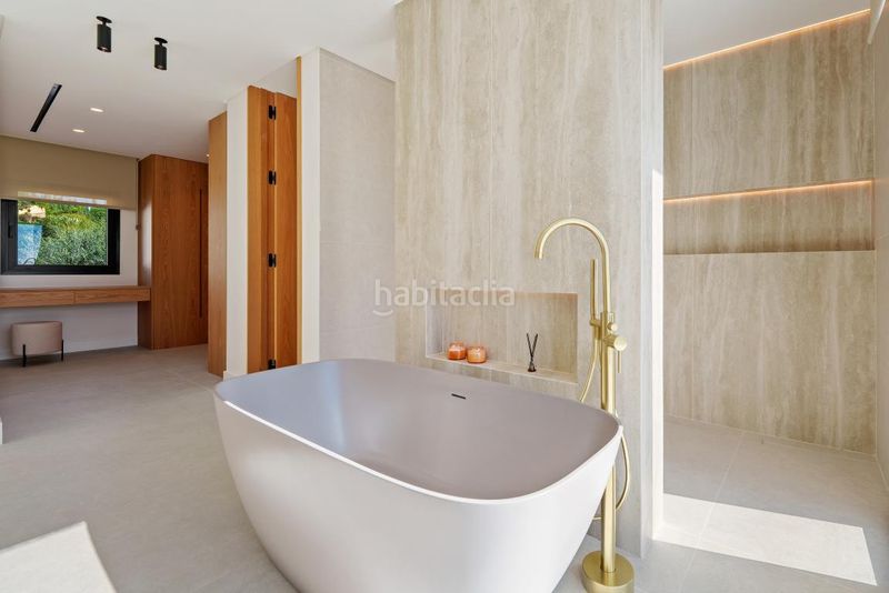 Foto abeec2e2-fcfc-4390-a5e5-7836eafe74bc. Casa amb aparcament piscina a El Rosario - Ricmar Marbella