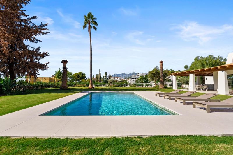 Foto b7e44175-9b31-4348-ba64-a44534c6004f. Casa amb aparcament piscina a El Rosario - Ricmar Marbella