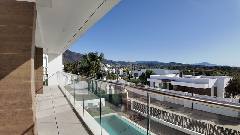 Foto cba2e8c2-fad7-4e0d-a2df-00fe50e29278. Casa amb aparcament piscina a Valle Romano Golf Estepona