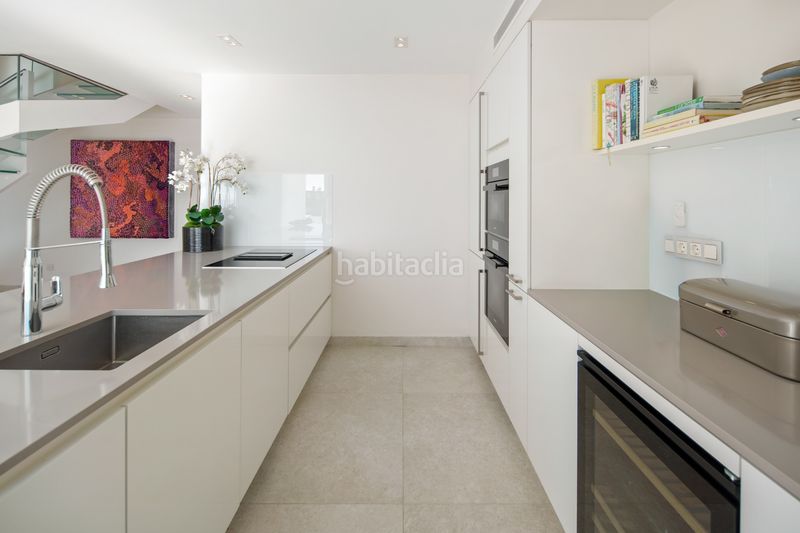 Foto 24bf3d44-7eeb-47ef-8dce-bc29b7f11c1e. Àtic amb aparcament piscina a lomas de Marbella club Marbella