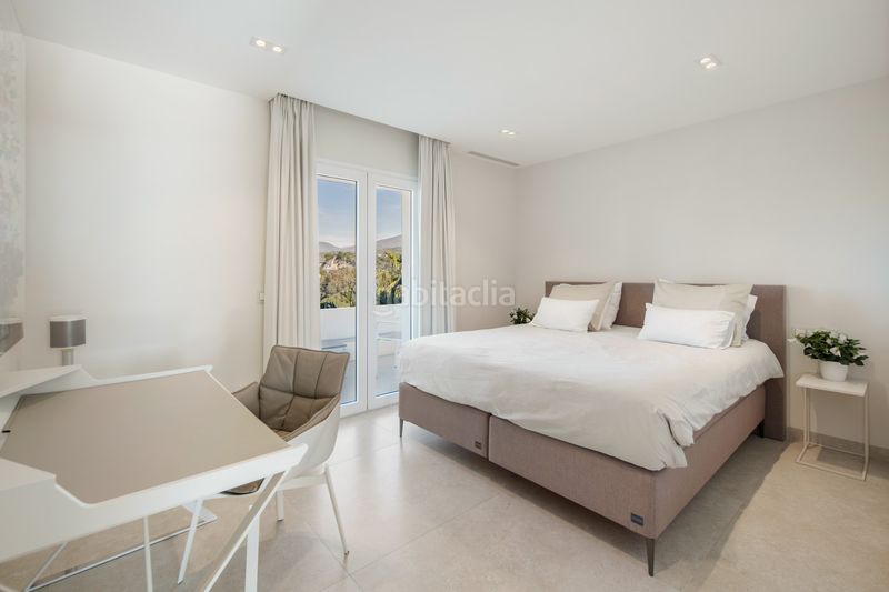 Foto 27294ec8-f1a0-4c87-b7b5-c8478a03703e. Àtic amb aparcament piscina a lomas de Marbella club Marbella