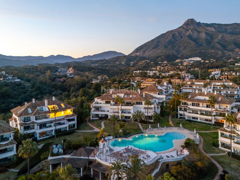 Foto 2f1e84e3-c4e1-4bac-9670-073250a7ceb5. Àtic amb aparcament piscina a lomas de Marbella club Marbella
