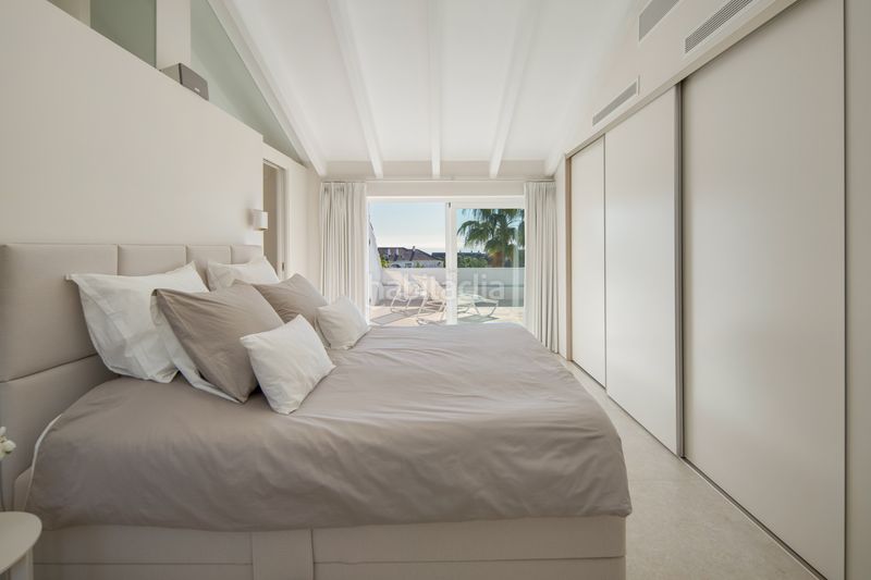 Foto 524ee52c-b8cb-4089-9f4e-c9b94cc79a62. Àtic amb aparcament piscina a lomas de Marbella club Marbella