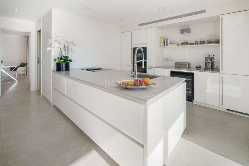 Foto 99569247-52fe-4d4c-96d1-5facb84a3ab2. Àtic amb aparcament piscina a lomas de Marbella club Marbella