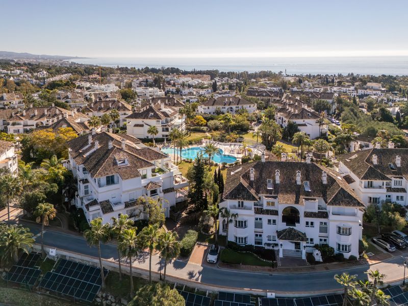 Foto d1eca93c-1de5-4993-99b5-979c4407c80b. Àtic amb aparcament piscina a lomas de Marbella club Marbella