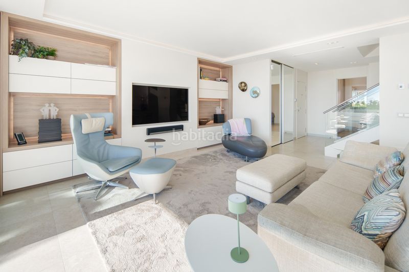 Foto f4cf7e9c-26ab-4a49-9b6e-e1514eeefaba. Àtic amb aparcament piscina a lomas de Marbella club Marbella