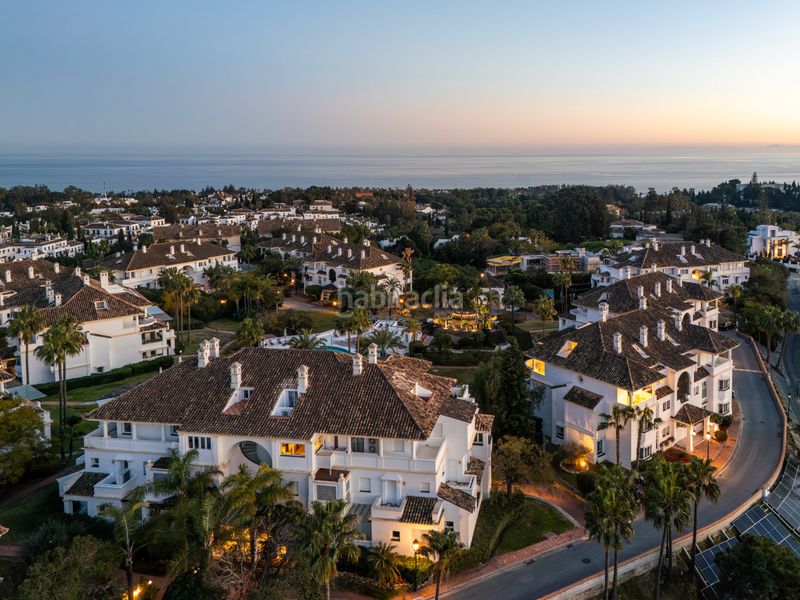 Foto fb1f3722-24a4-4096-8613-706e2b666749. Àtic amb aparcament piscina a lomas de Marbella club Marbella