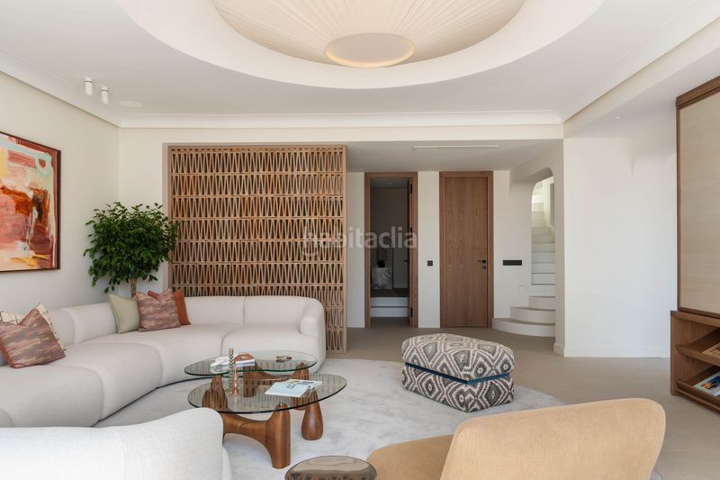 Foto 4a9f5858-4e63-4cbb-8c78-f5705689306a. Casa aparellada amb piscina a Las Lomas de Río Verde Marbella