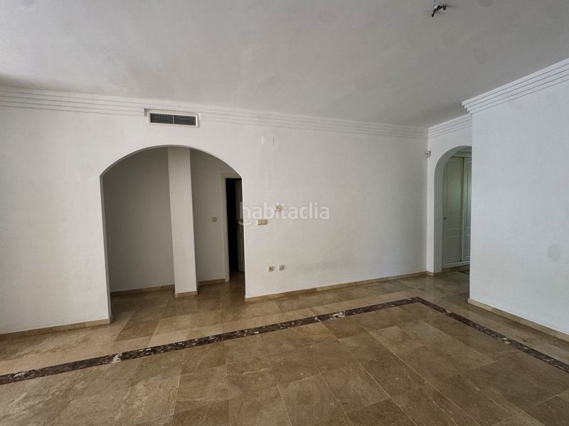 Foto 0b9426d6-45ef-4409-a73b-dbee04a41a38. Apartament amb calefacció aparcament piscina a Las Brisas Marbella