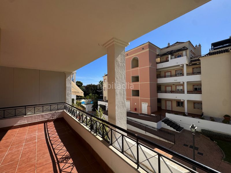 Foto 184c00c8-ed63-4254-8ec9-6d370fcdd569. Apartament amb calefacció aparcament piscina a Las Brisas Marbella