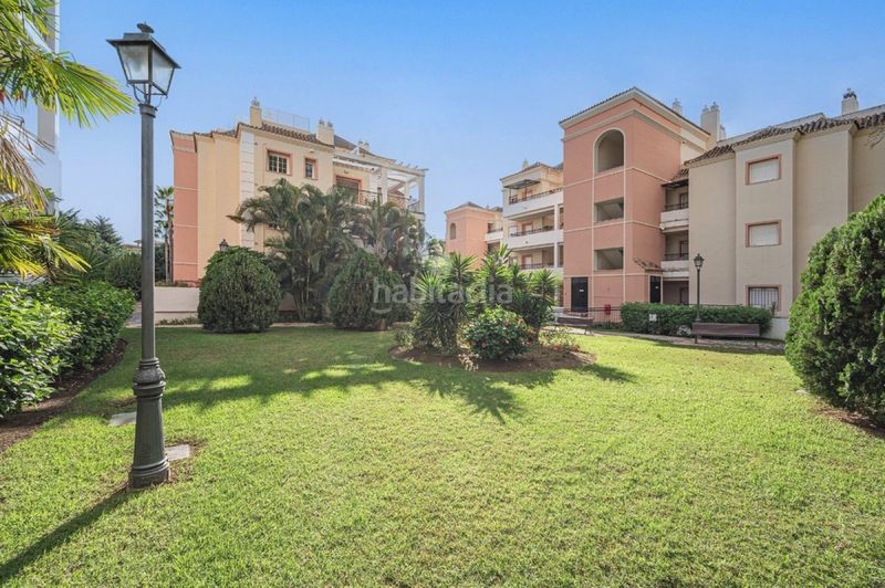 Foto 6fe10e85-1c8f-4b96-bc67-643ede1c1bee. Apartament amb calefacció aparcament piscina a Las Brisas Marbella