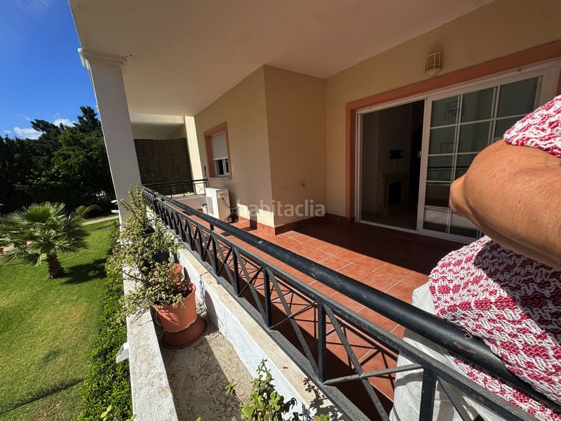 Foto 7e1aa51f-7815-4bb2-b8bf-0922c139fe39. Apartament amb calefacció aparcament piscina a Las Brisas Marbella