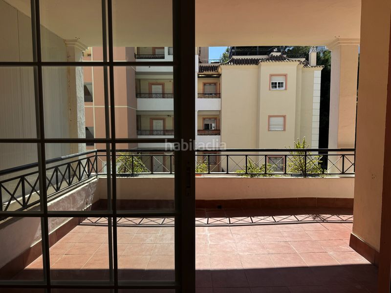 Foto c7f40cb0-a84e-43e6-9904-04a6d05ff8fc. Apartament amb calefacció aparcament piscina a Las Brisas Marbella