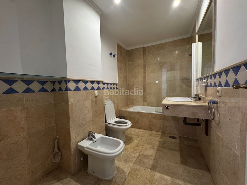 Foto eca1f5e9-9b61-48d3-ad1b-e05178591084. Apartament amb calefacció aparcament piscina a Las Brisas Marbella