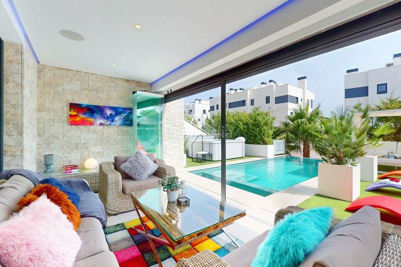 Foto 2dbe890f-5819-4bad-98c9-572db37e29d4. Casa amb aparcament piscina a la cala Mijas Mijas