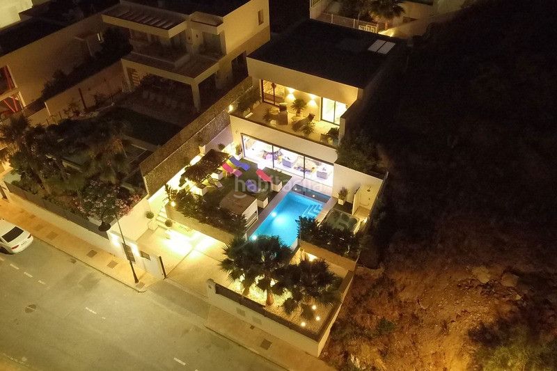 Foto 620ff84e-a4d2-410c-9c42-96b308de03a5. Casa amb aparcament piscina a la cala Mijas Mijas