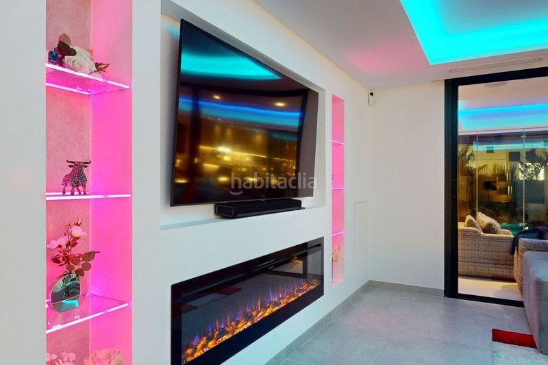 Foto c5eb3f58-e105-48e6-a0af-024a4d93eef1. Casa amb aparcament piscina a la cala Mijas Mijas