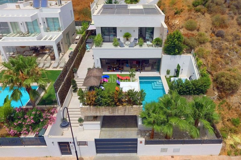 Foto f119a280-53bf-4814-8ab3-7b0e54a0f66d. Casa amb aparcament piscina a la cala Mijas Mijas