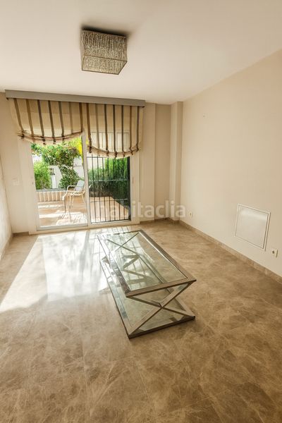 Foto 366d2b95-a61f-44ab-a253-bc4828021585. Planta baixa amb aparcament piscina a Los Naranjos Marbella