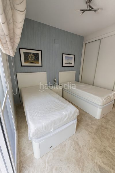 Foto bbc6d41a-a9a6-49e7-849e-72792ef76b47. Planta baixa amb aparcament piscina a Los Naranjos Marbella