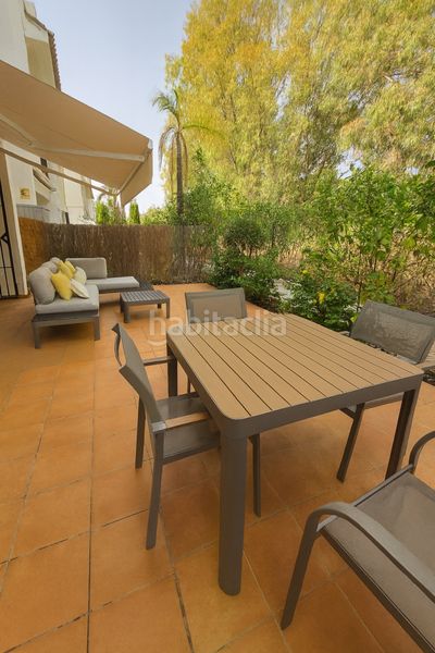 Foto c5ebe9e2-a525-4baa-9ce1-8f34f8edc23b. Planta baixa amb aparcament piscina a Los Naranjos Marbella