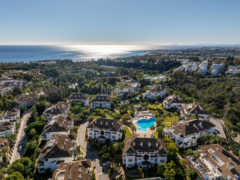 Foto 2cb666f1-c39a-4a77-8e5d-c4cc41dad14c. Apartament amb aparcament piscina a lomas de Marbella club Marbella