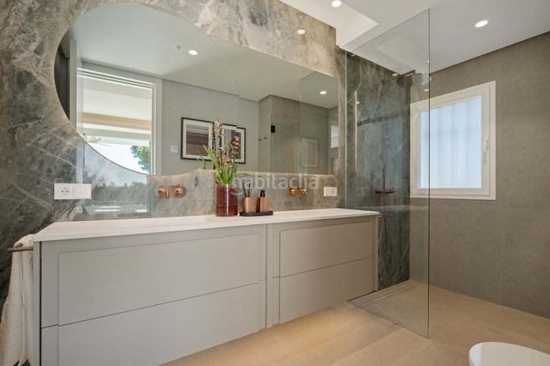 Foto 5fe46007-4784-4b31-946d-3849234dc506. Apartament amb aparcament piscina a lomas de Marbella club Marbella